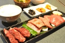 3月以降の出発 ◎WEB予約でリボンポイント2ポイント◎【名古屋駅西口・エスカ地下街発】*日帰り昼食付*『鶴橋de焼肉ランチと生野コリアタウン』1